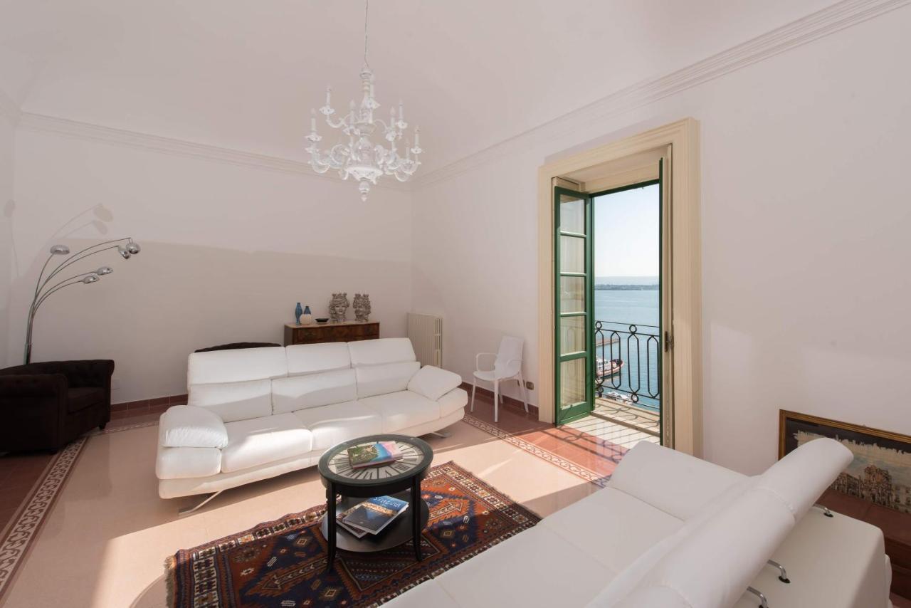 Duomo Seaside Deluxe Apartment By Ortigia Apartments Syrakuzy Zewnętrze zdjęcie