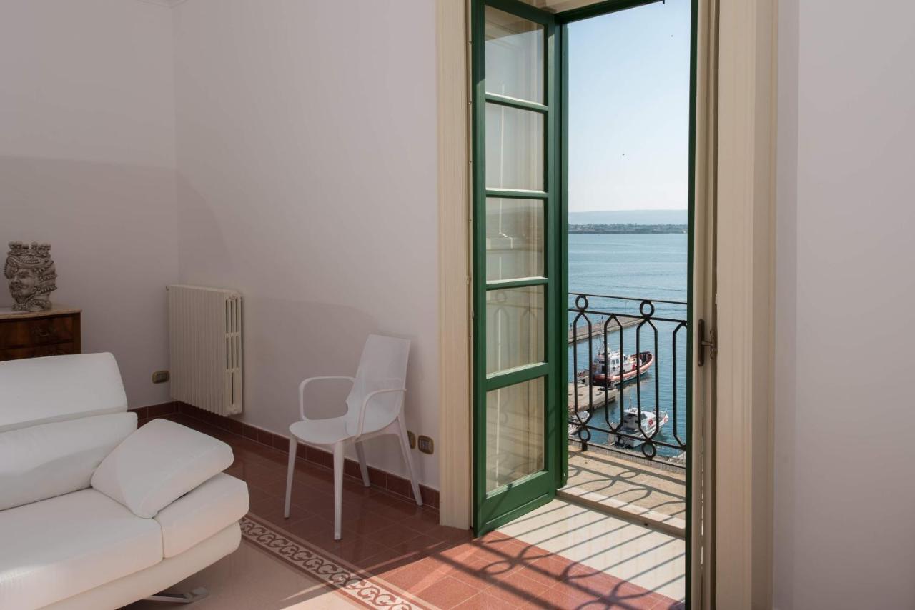 Duomo Seaside Deluxe Apartment By Ortigia Apartments Syrakuzy Zewnętrze zdjęcie