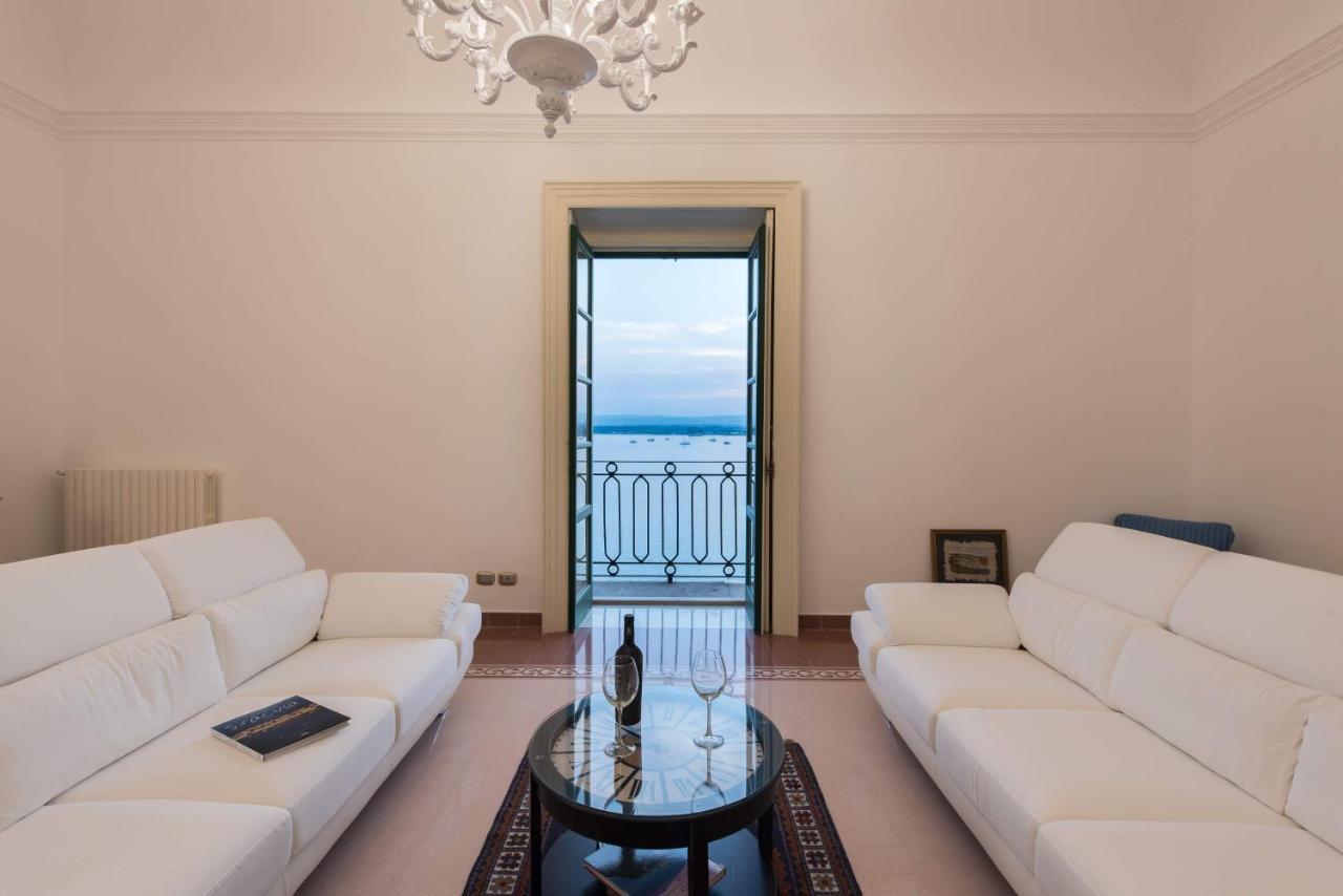 Duomo Seaside Deluxe Apartment By Ortigia Apartments Syrakuzy Zewnętrze zdjęcie