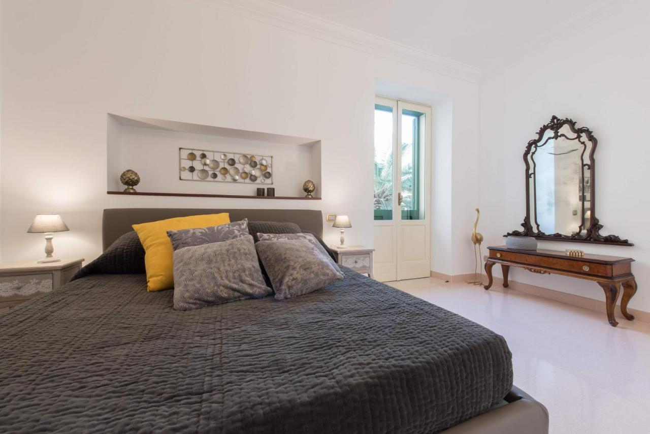 Duomo Seaside Deluxe Apartment By Ortigia Apartments Syrakuzy Zewnętrze zdjęcie