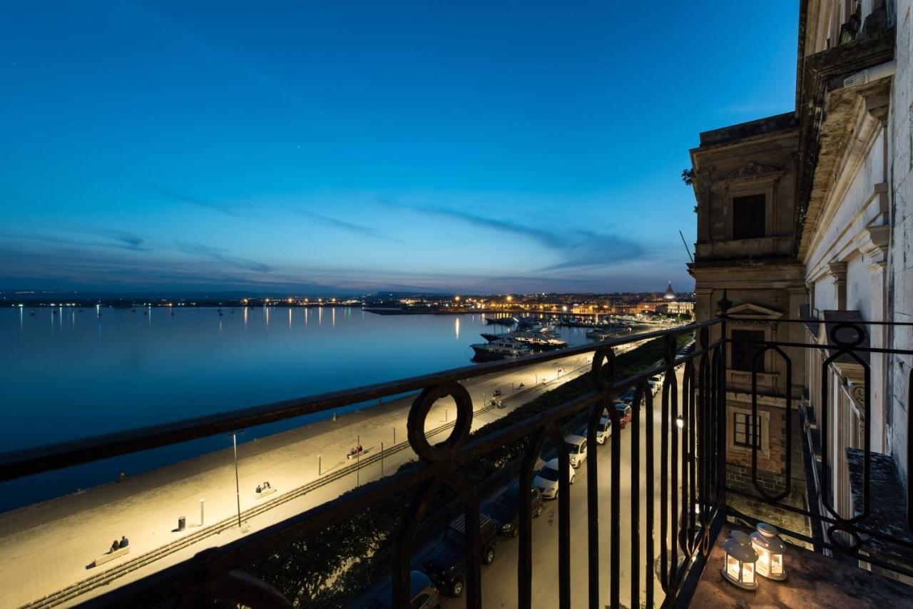 Duomo Seaside Deluxe Apartment By Ortigia Apartments Syrakuzy Zewnętrze zdjęcie
